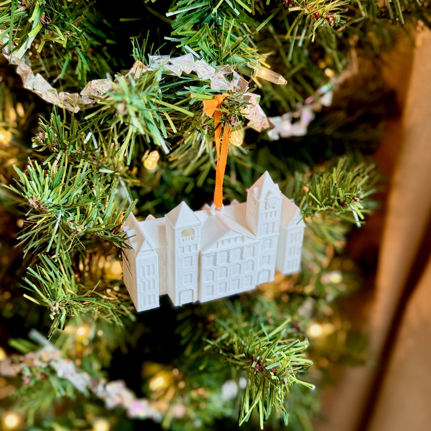 The Samford Hall ornament for Auburn University alumni.