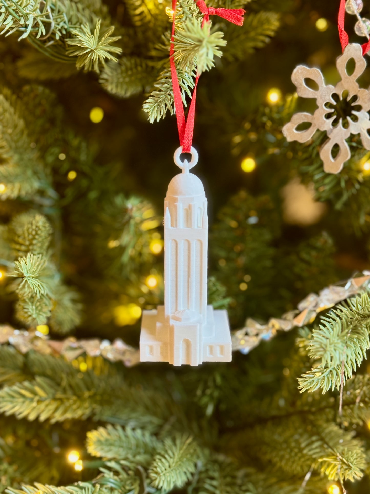 Front view of the alumni ornament for Stanford grads.