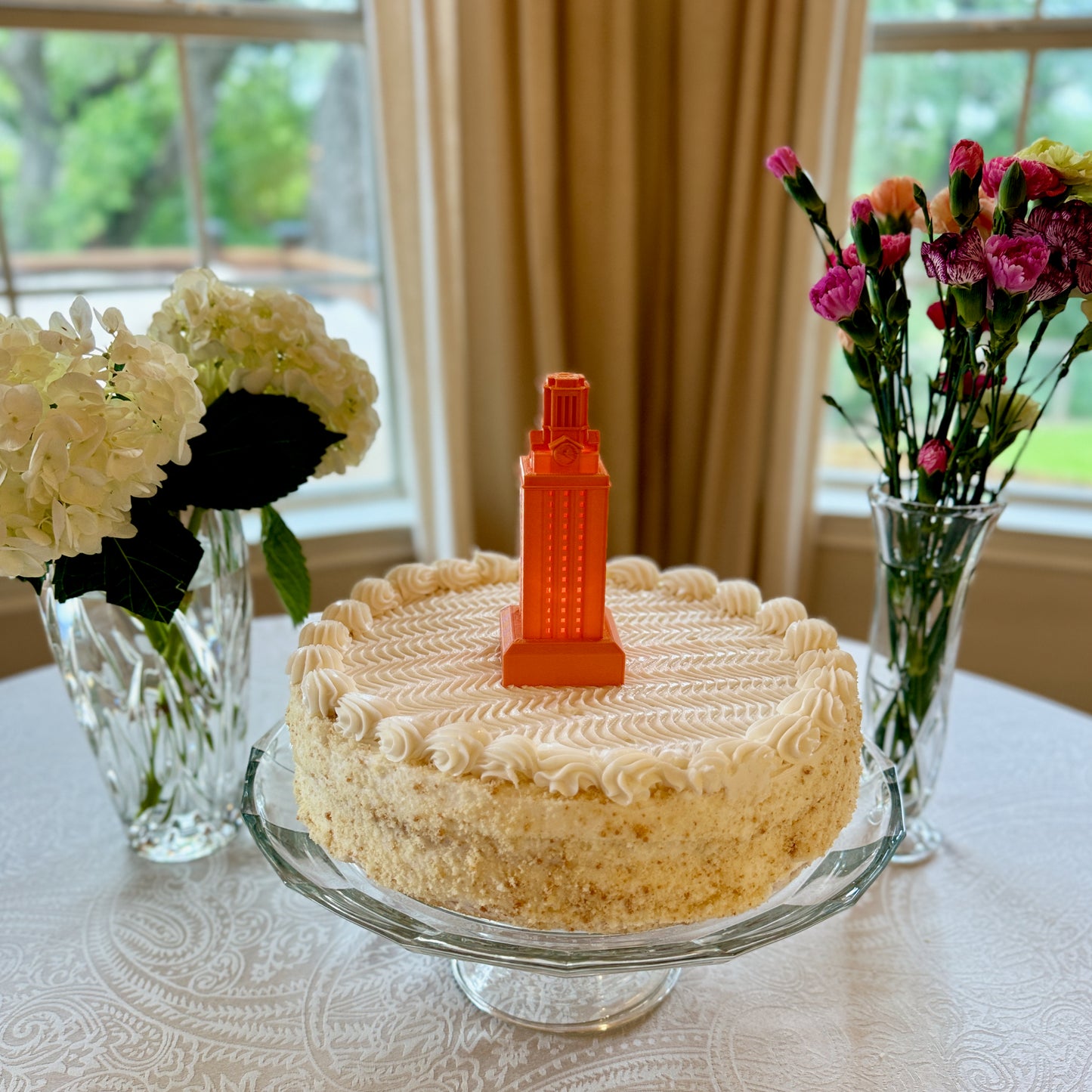 The burnt orange UT tower light, used on a University of Texas groom's cake.