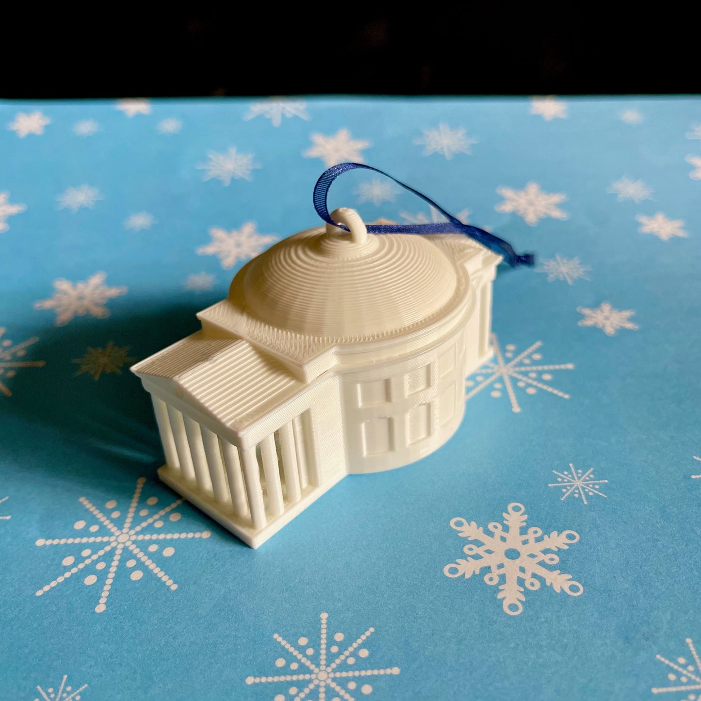 Top view of the UVA Rotunda ornament.