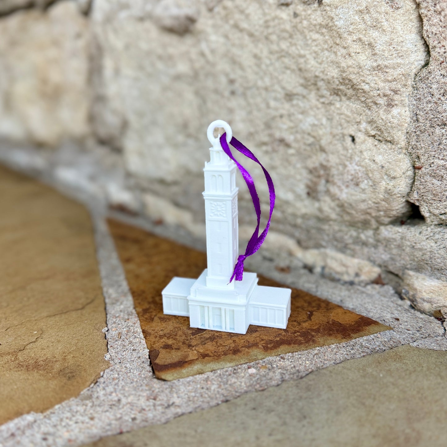 The LSU alumni ornament featuring the Memorial Tower building on campus.