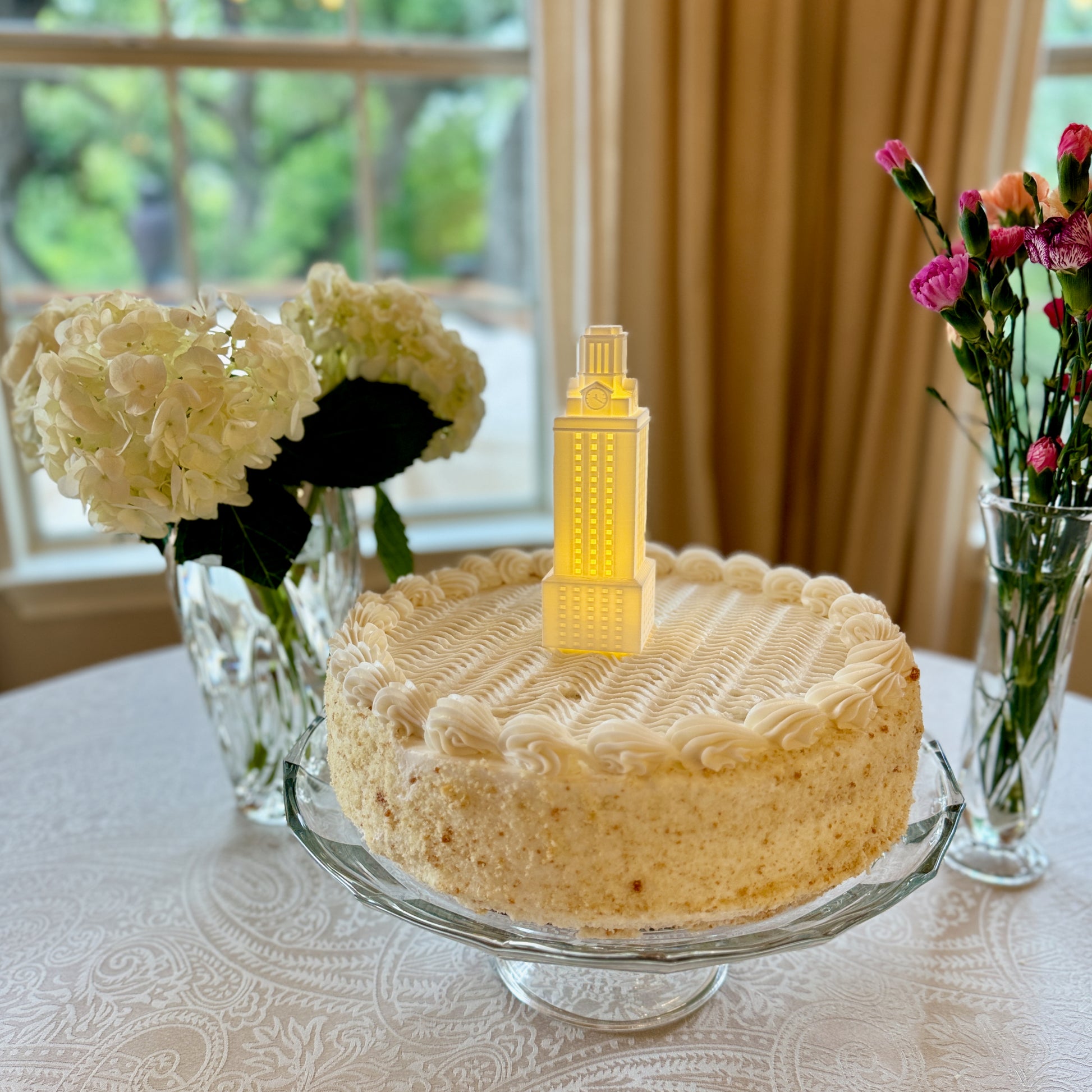 The small UT Tower light, used as a cake topper.