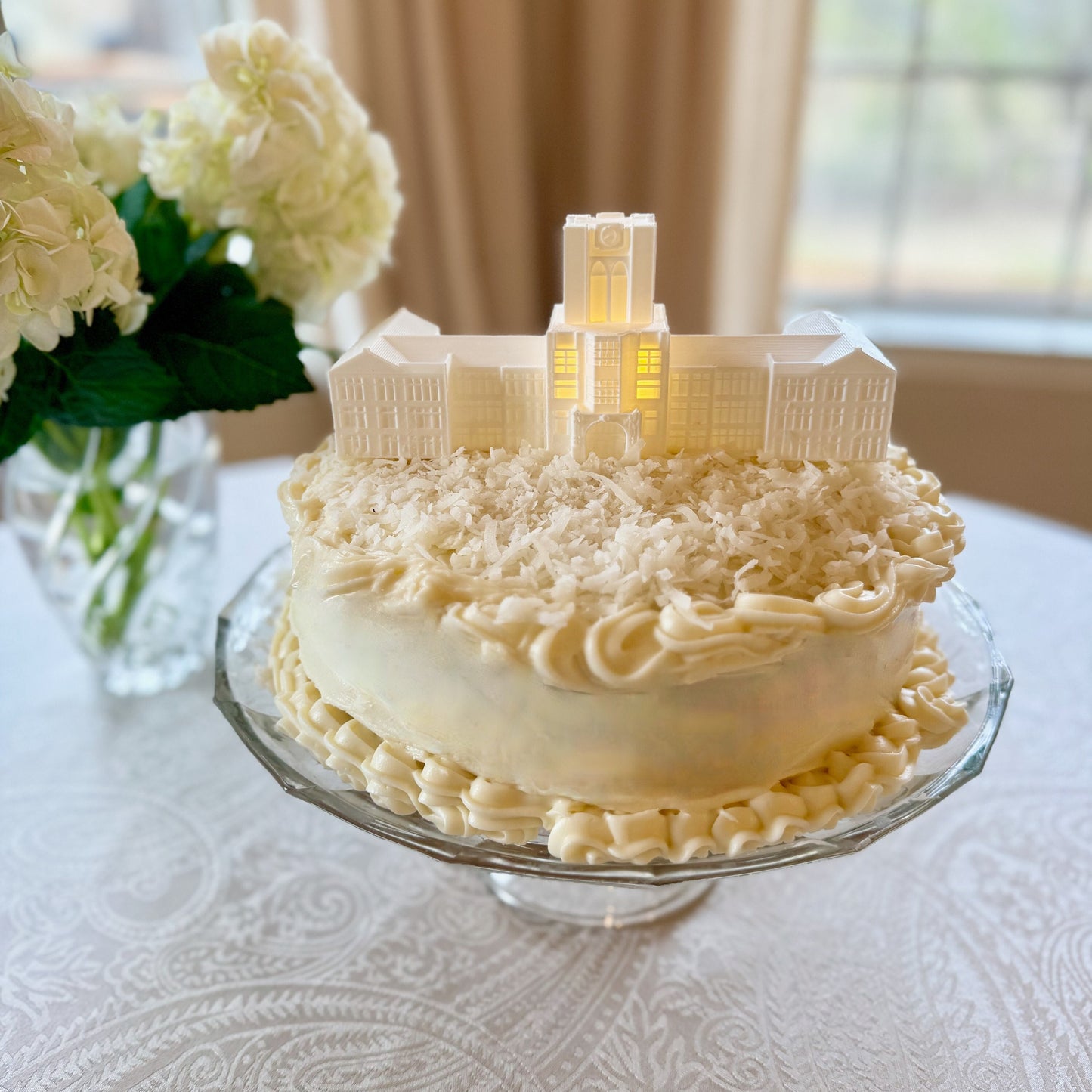 The University of Tennessee cake topper, shown on a Tennessee graduation cake.